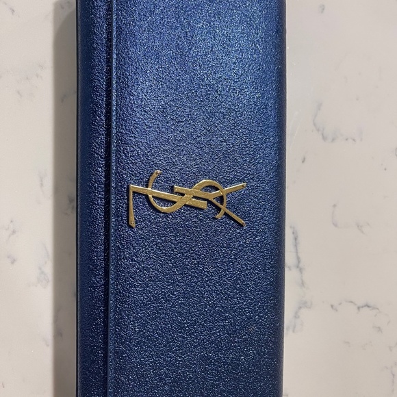 YSL CLUTCH - Picture 1 of 3